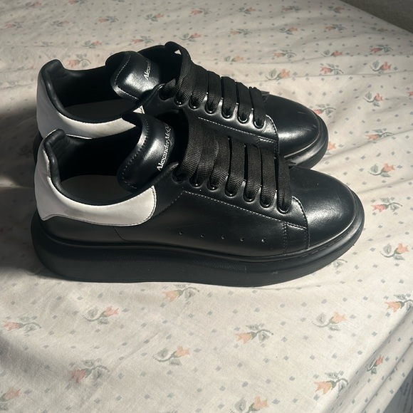 Mcqueens black oversized